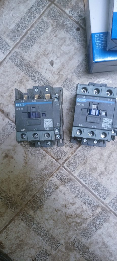 CONTACTOR